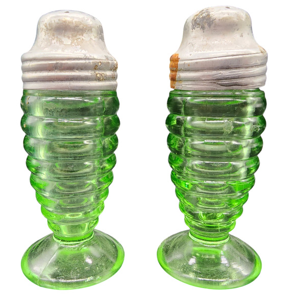 Antique Green Depression Glass Salt & Pepper Shakers, HAZEL-ATLAS Beehive Ribbed - Picture 1 of 5